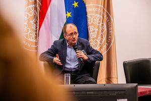 251205 - Transiting MENA (Dis-)Order-Borító